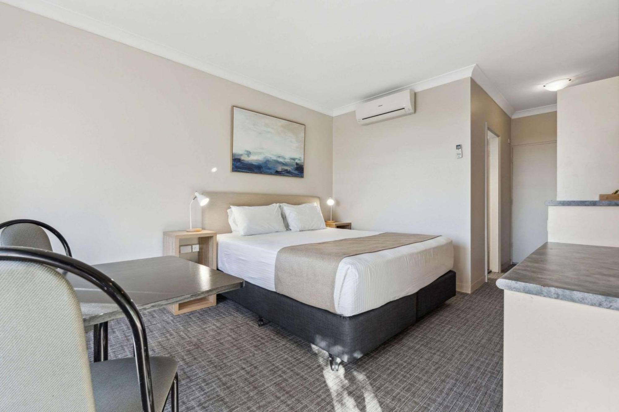 Econo Lodge Dockside Glenelg Аделаида Экстерьер фото