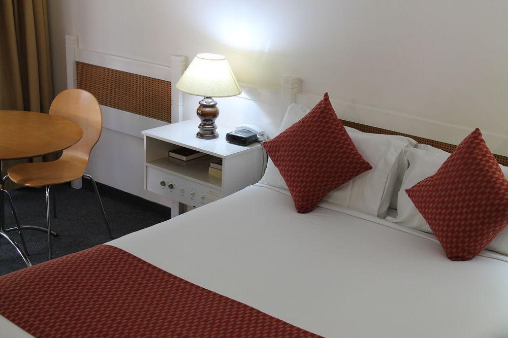 Econo Lodge Dockside Glenelg Аделаида Экстерьер фото